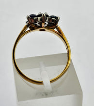 Cargar imagen en el visor de la galería, 0582: Vintage: 18ct Gold: Blue Sapphire Diamond Floral Ring- super quality
