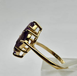 0798: Vintage: 14ct Gold Marquise- Cut Purple Amethysts Ring- Geometric Set&nbsp;