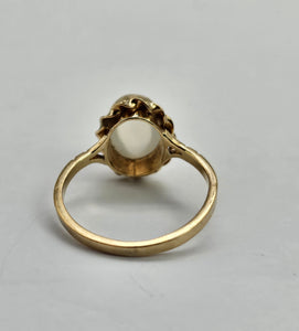 0863 Vintage; 9ct Gold Cabochon-Cute Moonstone Ring-Date-Mark 1983