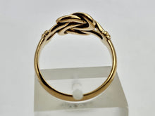 Cargar imagen en el visor de la galería, 0922: Antique: 18ct Gold &quot;Lovers-Knot&quot; Ring- Date- Mark 1910
