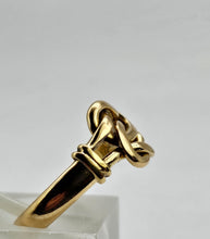 Cargar imagen en el visor de la galería, 0922: Antique: 18ct Gold &quot;Lovers-Knot&quot; Ring- Date- Mark 1910
