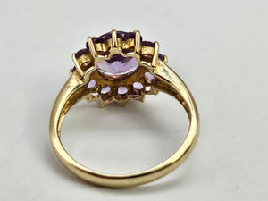 0946: Vintage: 9ct Gold 13 Purple Amethysts Flower Head Ring- lovely cut and colours