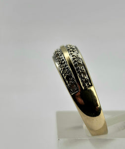 0713: Vintage: 9ct Gold Tiered Diamonds Stacker/Dress Ring