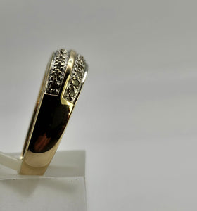 0713: Vintage: 9ct Gold Tiered Diamonds Stacker/Dress Ring