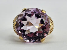 Load image into Gallery viewer, 0723: Vintage: Statement: 9ct Gold Round Cut Lilac Amethyst Ring- mature hues, lovely colours
