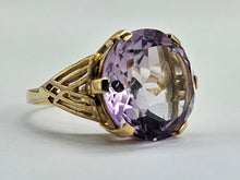 Load image into Gallery viewer, 0723: Vintage: Statement: 9ct Gold Round Cut Lilac Amethyst Ring- mature hues, lovely colours
