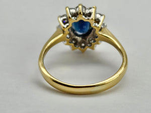 0752: Vintage: 18ct Gold French Blue Sapphire 12 Diamonds Diana Style Cluster Ring- Luscious