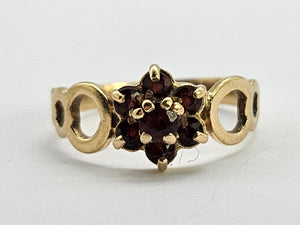 0777 9ct Gold garnet date mark 1979