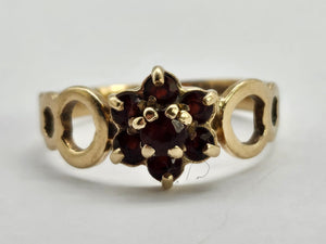 0777 9ct Gold garnet date mark 1979