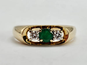 0910: Vintage: 18ct Gold Art Deco Emerald Diamonds Stacker/Dress Ring- lovely symmetry