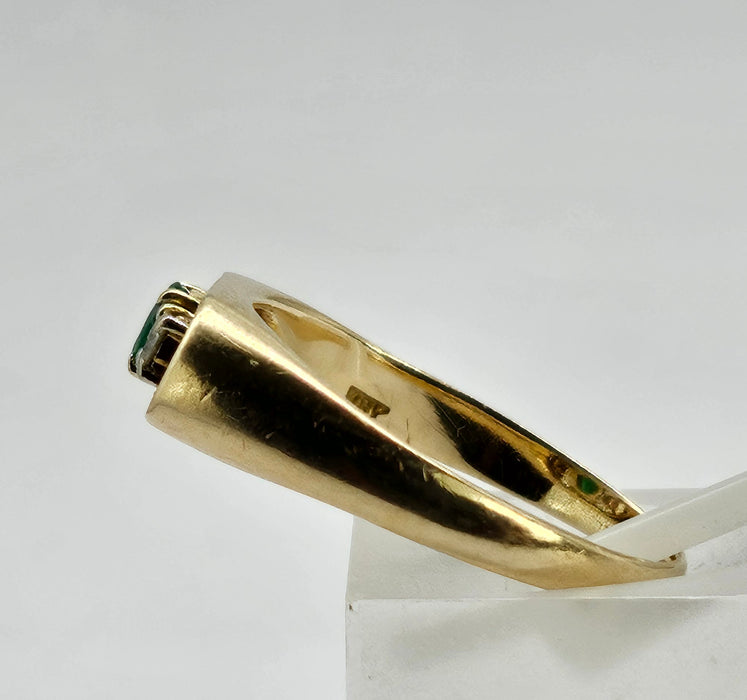 Vintage: 18ct Gold Art Deco Emerald & Diamond Three-Stone Dress Ring