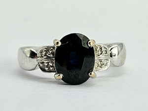 0773: Vintage: 18ct White Gold Royal Blue Sapphires Diamonds Ring- crisp, clean, sparkling, nice weight