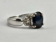 Load image into Gallery viewer, 0773: Vintage: 18ct White Gold Royal Blue Sapphires Diamonds Ring- crisp, clean, sparkling, nice weight
