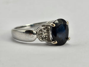 0773: Vintage: 18ct White Gold Royal Blue Sapphires Diamonds Ring- crisp, clean, sparkling, nice weight