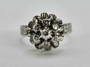 0797: Vintage: 18ct White Gold Round Cut Diamonds Flower Head Ring- Date =-Mark 1974