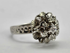 0797: Vintage: 18ct White Gold Round Cut Diamonds Flower Head Ring- Date =-Mark 1974