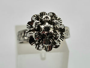 0797: Vintage: 18ct White Gold Round Cut Diamonds Flower Head Ring- Date =-Mark 1974