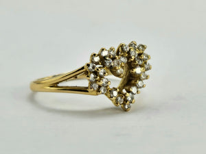 0860: Vintage: 18ct Gold 28 Diamonds Heart- Set Ring- love, cute, sparkling