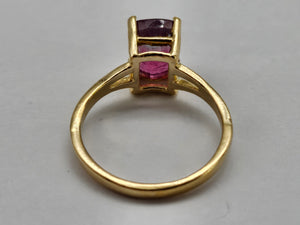 0940: Vintage; Rare: 14ct Gold Bi- Colour "Watermelon" Tourmaline Ring