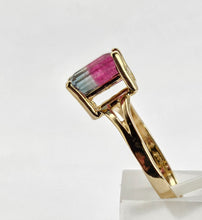 Cargar imagen en el visor de la galería, 0940: Vintage; Rare: 14ct Gold Bi- Colour &quot;Watermelon&quot; Tourmaline Ring
