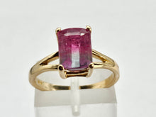 Cargar imagen en el visor de la galería, 0940: Vintage; Rare: 14ct Gold Bi- Colour &quot;Watermelon&quot; Tourmaline Ring
