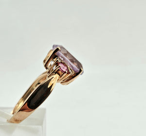 1006: Vintage: Rare 9ct Rose Gold Amethyst Morganites Diamonds Cocktail Ring- superb combination