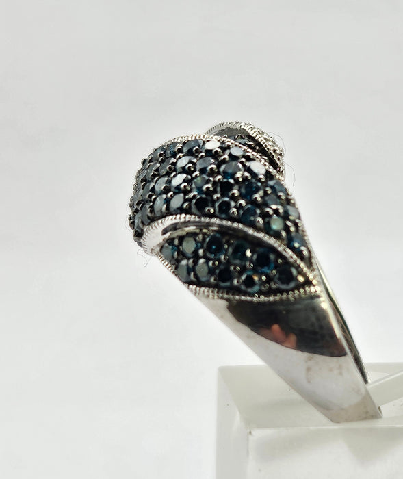 6433 :Vintage:  9ct White Gold Blue & White Natural Diamonds (1.73ct)