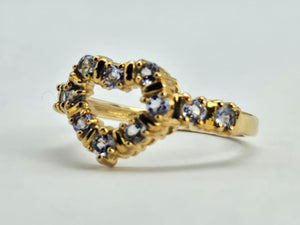 1032: Vintage: 9ct Gold Violet Blue Tanzanites Heart- Set Ring-