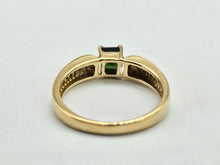 Load image into Gallery viewer, 1035: Vintage: 9ct Gold Princess Cut Green Garnet Solitaire Ring- gorgeous colour
