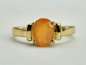 1277: Vintage: 9ct Gold Fire Opal Solitaire Ring- striking colours