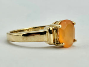 1277: Vintage: 9ct Gold Fire Opal Solitaire Ring- striking colours