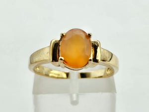 1277: Vintage: 9ct Gold Fire Opal Solitaire Ring- striking colours