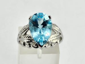 1325: Vintage: Dramatic: 9ct White Gold Large Swiss Blue Topaz Cocktail Ring