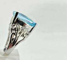 Load image into Gallery viewer, 1325: Vintage: Dramatic: 9ct White Gold Large Swiss Blue Topaz Cocktail Ring
