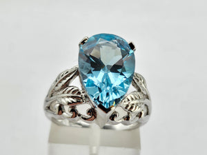 1325: Vintage: Dramatic: 9ct White Gold Large Swiss Blue Topaz Cocktail Ring