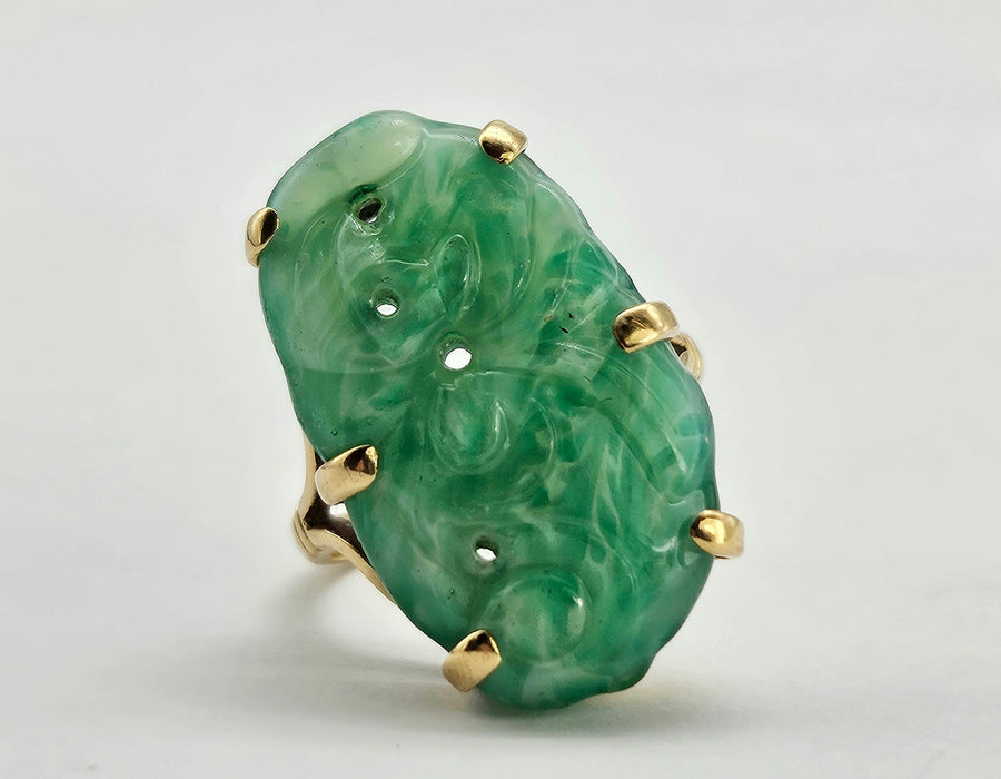 6251 Vintage 9ct Gold Large Carved Chinese Jade Statement Ring