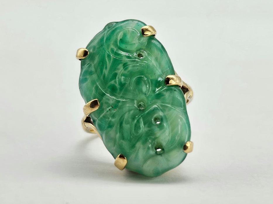 6251 Vintage 9ct Gold Large Carved Chinese Jade Statement Ring
