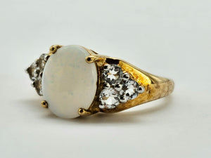 1334: Vintage (1960's) 9ct Gold Cabochon White Opal Topaz Dress Ring- lovely combination