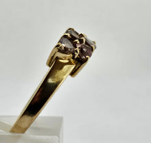 Load image into Gallery viewer, 1038: Vintage Rare 9ct Gold Green Chrysoberyl&#39;s Dress/Stacker Ring- delightful
