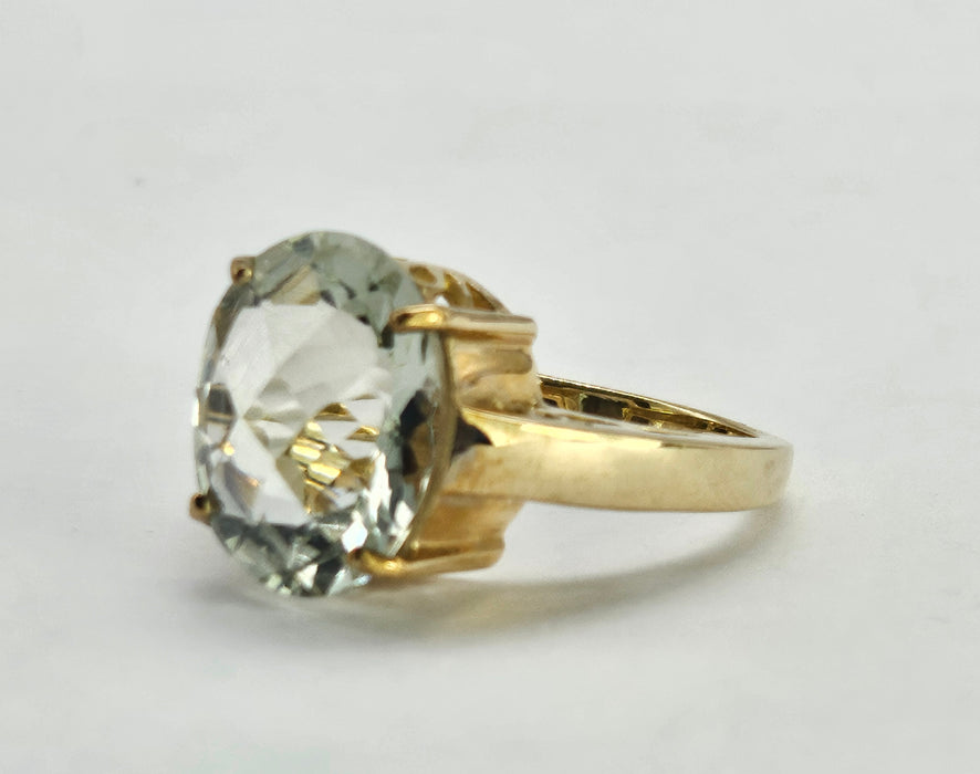 6342: Vintage: 9ct Gold Large Mint Green Tourmaline Cocktail Ring-