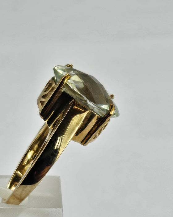 6342: Vintage: 9ct Gold Large Mint Green Tourmaline Cocktail Ring-