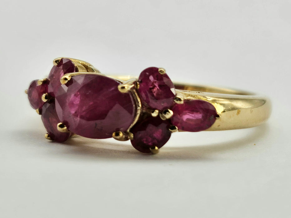 6343 Vintage: 9ct Gold 7 Raspberry Rubies Geometric Set Dress Ring