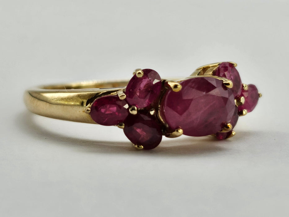 6343 Vintage: 9ct Gold 7 Raspberry Rubies Geometric Set Dress Ring