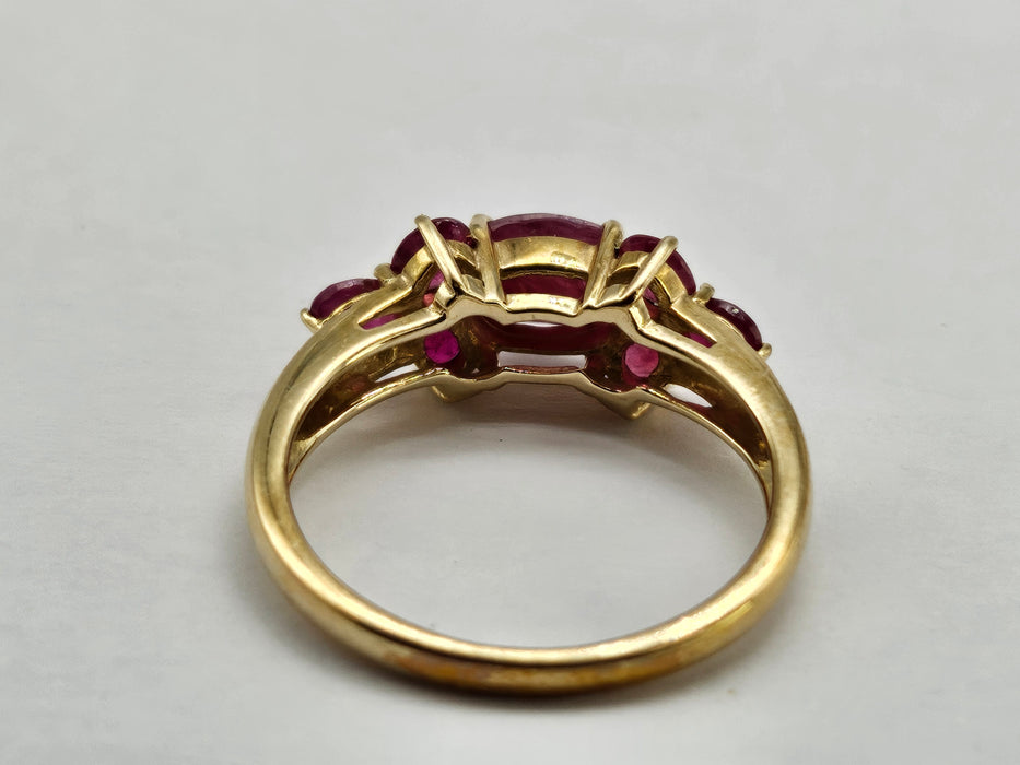 6343 Vintage: 9ct Gold 7 Raspberry Rubies Geometric Set Dress Ring