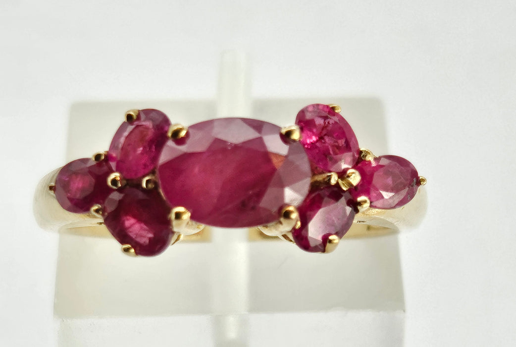 6343 Vintage: 9ct Gold 7 Raspberry Rubies Geometric Set Dress Ring