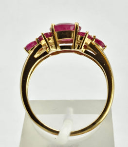 1291: Vintage: 9ct Gold 7 Raspberry Rubies Geometric Set Dress Ring- lovely symmetry