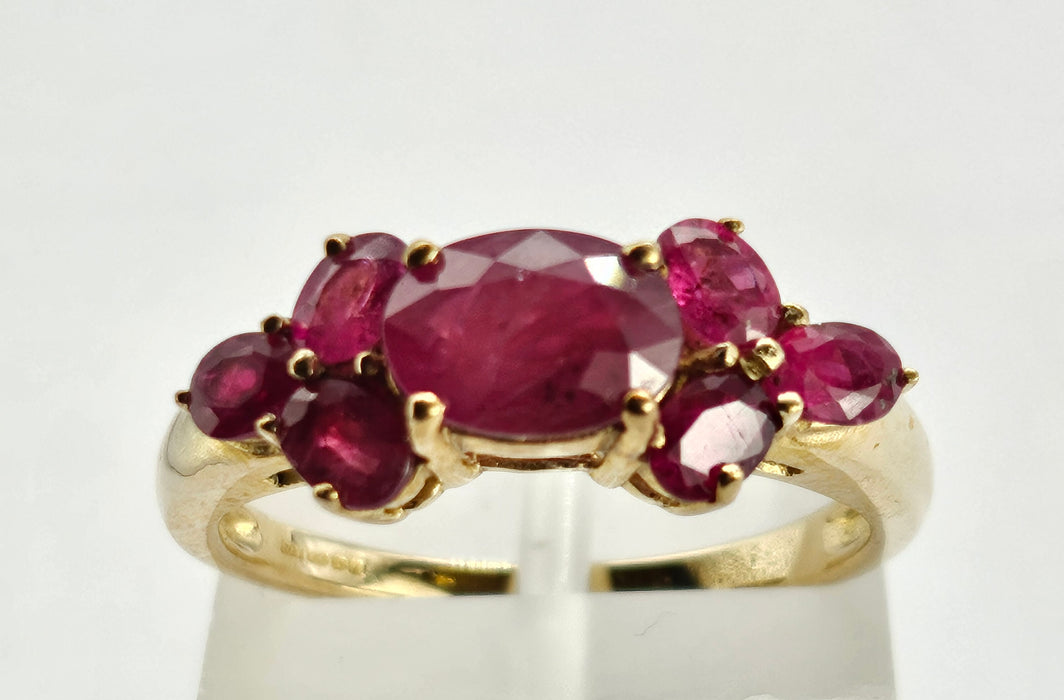 6343 Vintage: 9ct Gold 7 Raspberry Rubies Geometric Set Dress Ring
