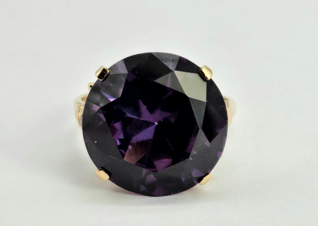 0967: Vintage: 14ct Gold Round Cut Purple Sapphire Cocktail Ring- Egyptian beauty