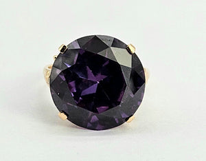 0967: Vintage: 14ct Gold Round Cut Purple Sapphire Cocktail Ring- Egyptian beauty