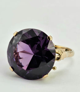 0967: Vintage: 14ct Gold Round Cut Purple Sapphire Cocktail Ring- Egyptian beauty